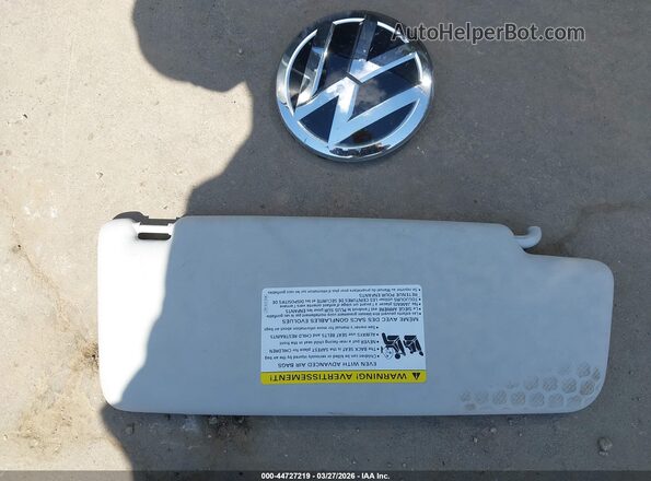 1VWAA7A30JC029529 2018 VOLKSWAGEN PASSAT Blue Instrument cluster view