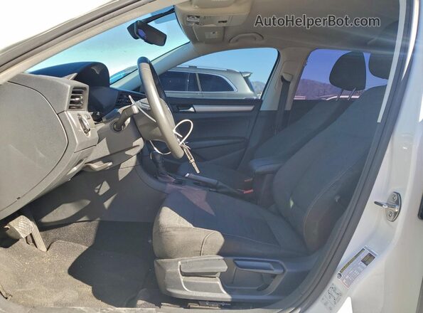 1VWAA7A38MC016256 2021 VOLKSWAGEN PASSAT White Вид салону спереду