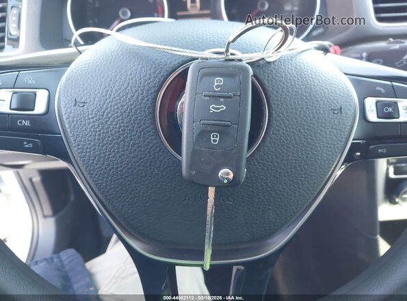 1VWAS7A39GC055231 2016 VOLKSWAGEN PASSAT Белый Вид панели приборов