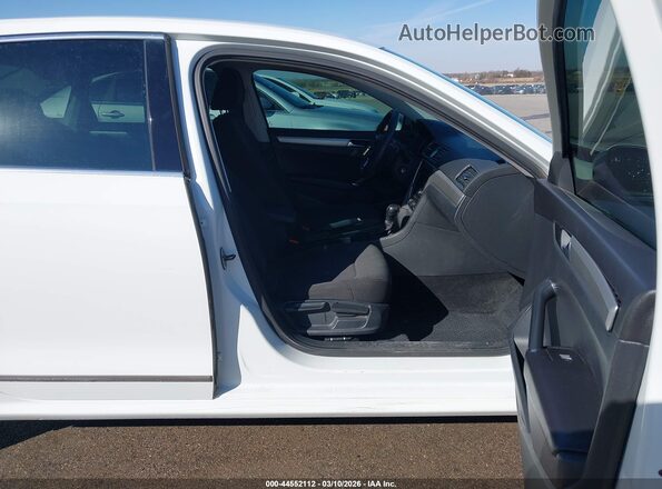 1VWAS7A39GC055231 2016 VOLKSWAGEN PASSAT Белый Вид салона спереди