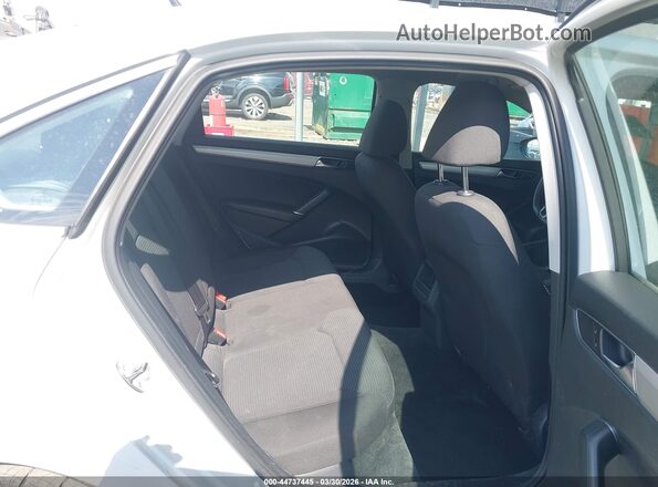 1VWAT7A33HC025687 2017 VOLKSWAGEN PASSAT White Вид наклейки з VIN-кодом