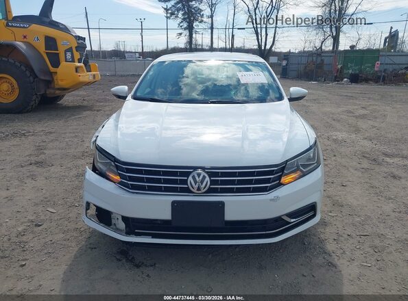 1VWAT7A33HC025687 2017 VOLKSWAGEN PASSAT White Вид щитка приладів