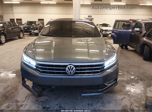 1VWBA7A3XJC008417 2018 VOLKSWAGEN PASSAT Gray Rear interior view