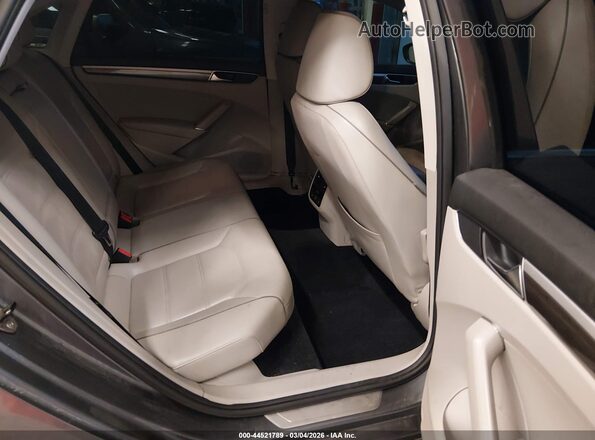 1VWBA7A3XJC008417 2018 VOLKSWAGEN PASSAT Gray VIN sticker view