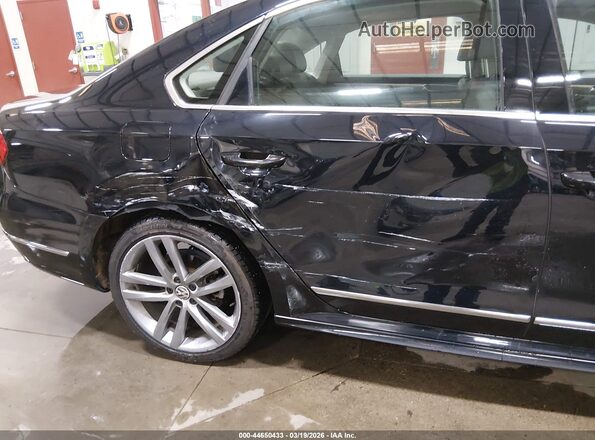 1VWDT7A30HC055100 2017 VOLKSWAGEN PASSAT Dark Blue Widok z przodu