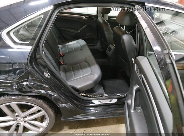 1VWDT7A30HC055100 2017 VOLKSWAGEN PASSAT Dark Blue Widok naklejki z numerem VIN