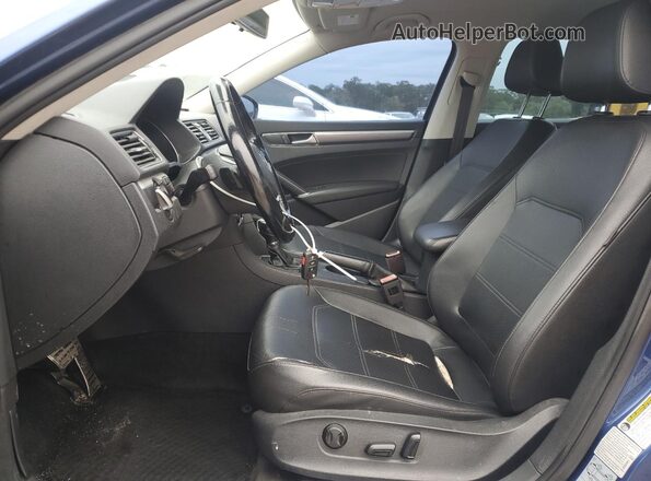 1VWDT7A33HC065118 2017 VOLKSWAGEN PASSAT Blue Front interior view