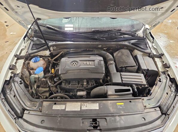 1VWGT7A36HC005461 2017 VOLKSWAGEN PASSAT White Widok wnętrza z tyłu