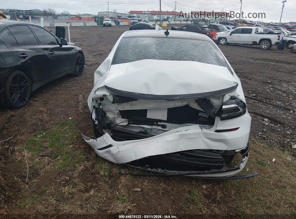 1VWJM7A39JC034820 2018 VOLKSWAGEN PASSAT Белый Вид спереди
