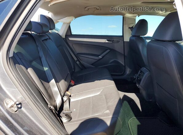 1VWLA7A32KC010457 2019 VOLKSWAGEN PASSAT Gray Widok tylnych siedzeń