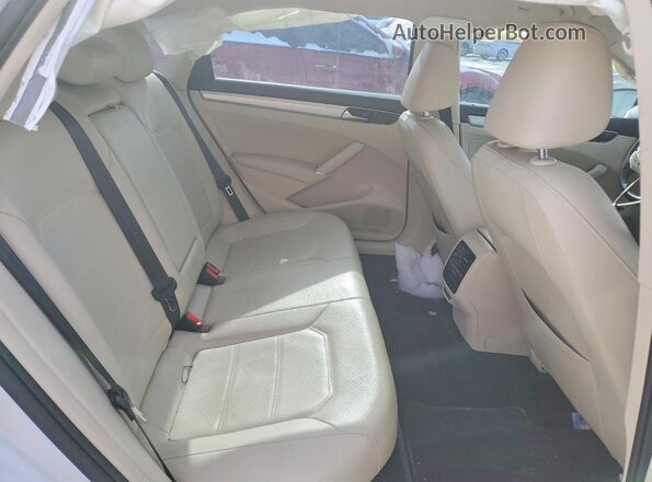 1VWLA7A35KC006600 2019 VOLKSWAGEN PASSAT White 