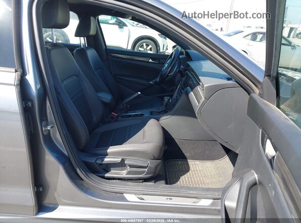 1VWMA7A32MC015424 2021 VOLKSWAGEN PASSAT Gray Front interior view