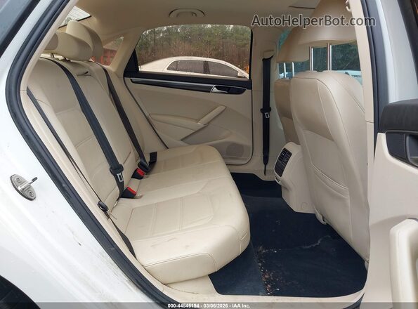 1VWMA7A34KC010044 2019 VOLKSWAGEN PASSAT White 