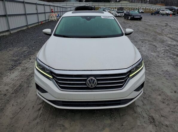 1VWSA7A30MC010066 2021 VOLKSWAGEN PASSAT White Front view