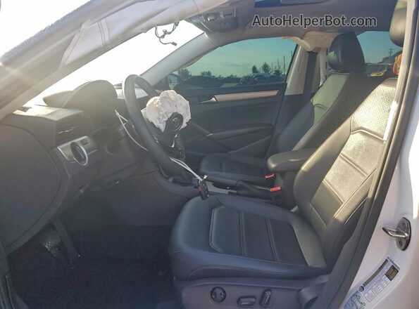 1VWSA7A3XMC003075 2021 VOLKSWAGEN PASSAT Белый Вид салона спереди