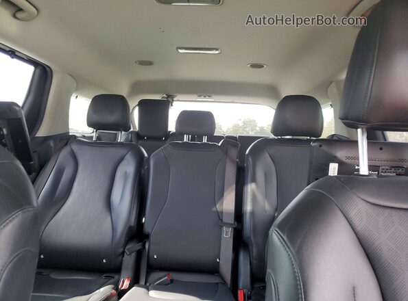 KNDNE5H38N6082034 2022 KIA CARNIVAL Red Вид задньої частини салону