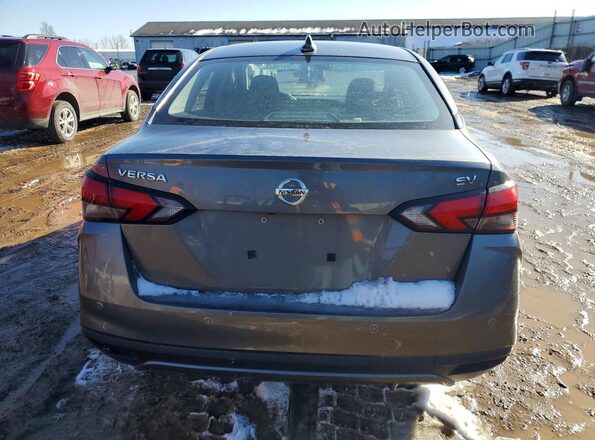 3N1CN8EV8ML861648 2021 NISSAN VERSA Gray Вид ззаду
