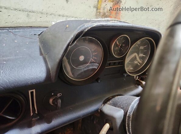 114015100304449 1971 MERCEDES-BENZ 230 Коричневый 