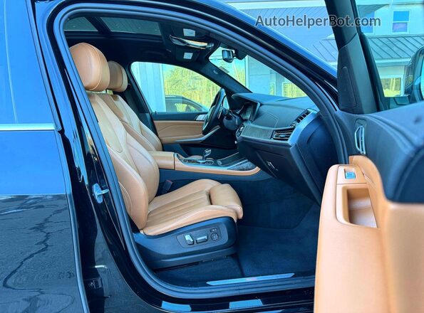 5UXCW2C06M9E81989 2021 BMW X7 Black Widok z tyłu
