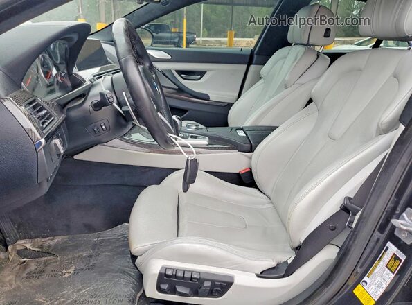 WBS6E9C54JG437590 2018 BMW M6 Gray Vista del salpicadero