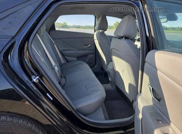 KMHLM4DG5TU122748 2026 HYUNDAI ELANTRA Black 