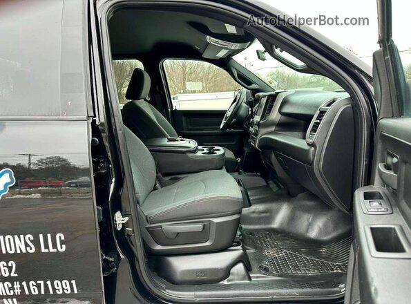 3C7WRTCL6NG277362 2022 RAM 3500 Черный Вид салона спереди