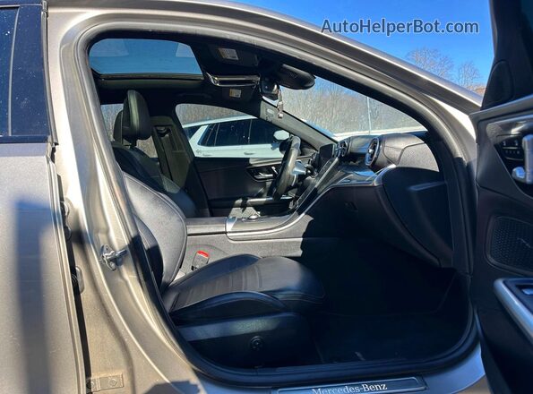 W1KAF4GB3PR116256 2023 MERCEDES-BENZ C Silver Widok deski rozdzielczej