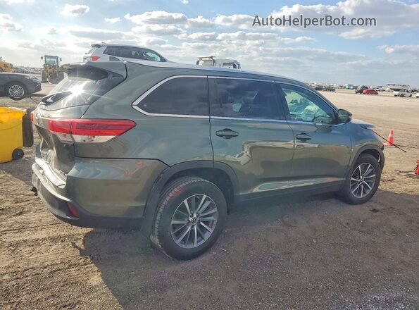 5TDJZRFH3KS702826 2019 TOYOTA HIGHLANDER Gray 