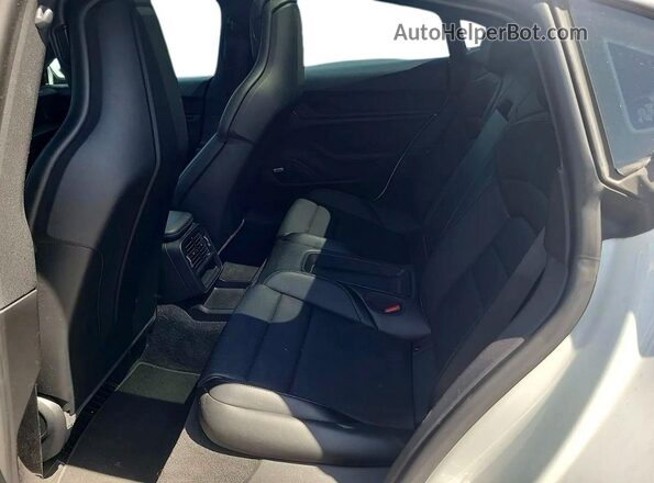 WP0AA2Y16MSA18753 2021 PORSCHE TAYCAN White Вид ззаду