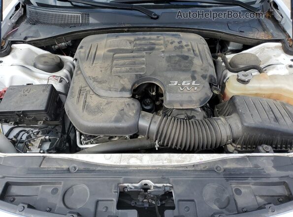 MVIN390833IND 2022 CHRYSLER 300 White Սալոնի հետևի տեսք