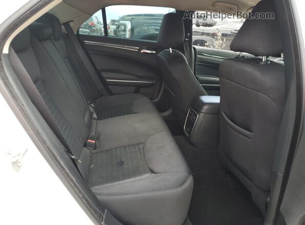 MVIN390833IND 2022 CHRYSLER 300 White Հետևի նստատեղերի տեսք