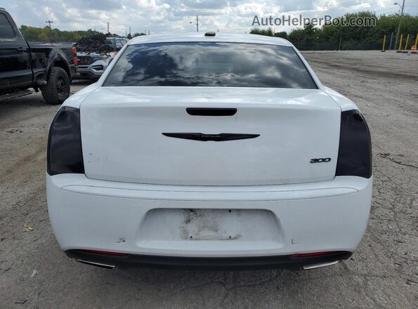 MVIN390833IND 2022 CHRYSLER 300 White Հետևի տեսք