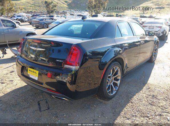 2C3CCAAG5JH308210 2018 CHRYSLER 300 Black Tył prawy