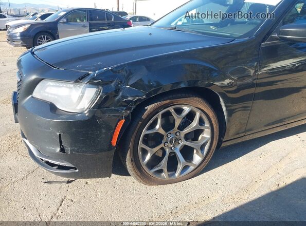2C3CCAAG5JH308210 2018 CHRYSLER 300 Black Widok z przodu