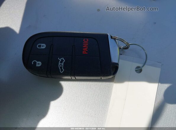 2C3CCAAG6JH222825 2018 CHRYSLER 300 Gray Առջևի վահանակի տեսք