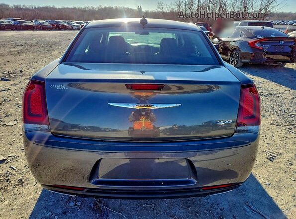 2C3CCAAG6JH317014 2018 CHRYSLER 300 Gray Հետևի տեսք