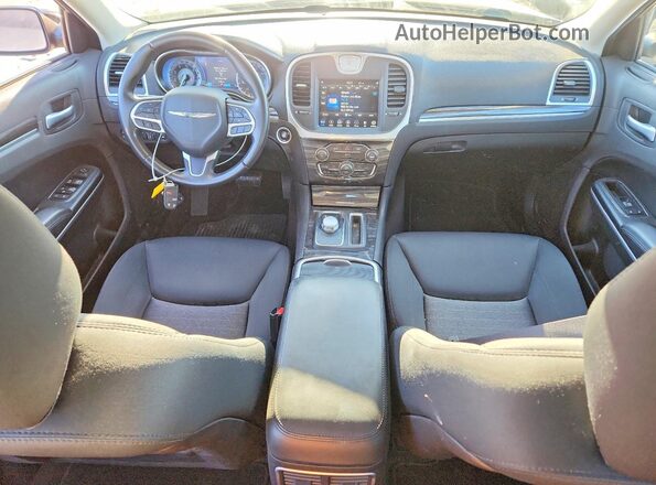 2C3CCAAG6JH317014 2018 CHRYSLER 300 Gray Առջևի վահանակի տեսք