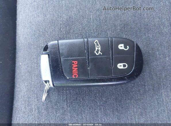 2C3CCAAG6MH562979 2021 CHRYSLER 300 Red Առջևի վահանակի տեսք