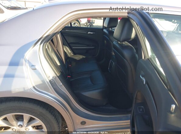 2C3CCAAG7GH238282 2016 CHRYSLER 300 Silver Widok naklejki z numerem VIN