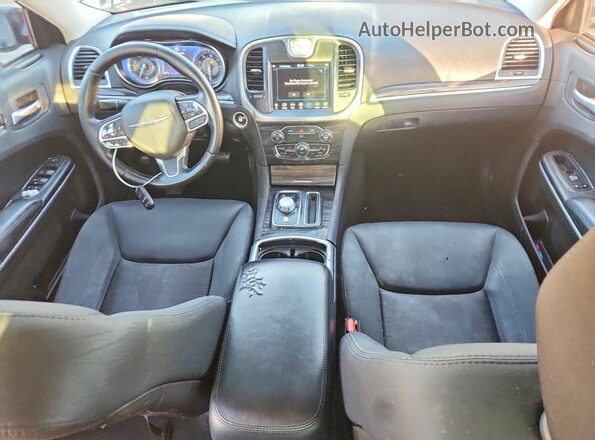 2C3CCAAG7KH679161 2019 CHRYSLER 300 Синий Вид панели приборов