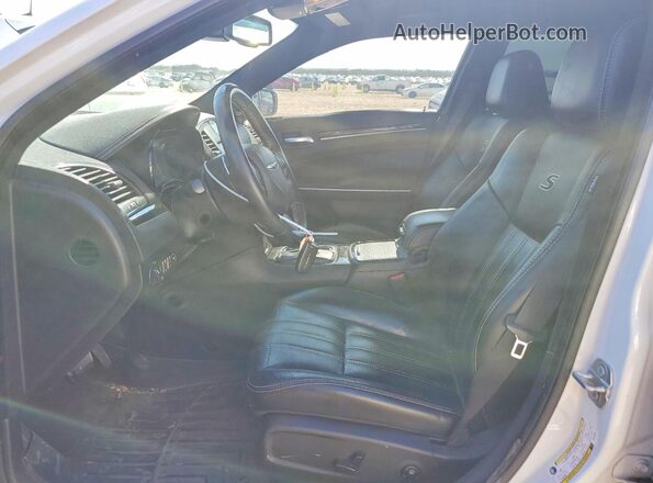2C3CCABG2KH533636 2019 CHRYSLER 300 White 