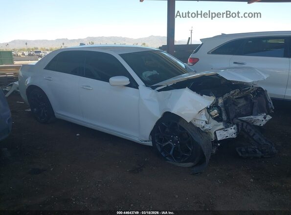 2C3CCABG3KH697851 2019 CHRYSLER 300 White 360 interior view