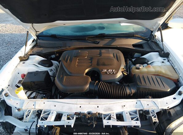 2C3CCABG3NH184569 2022 CHRYSLER 300 Белый Вид сзади