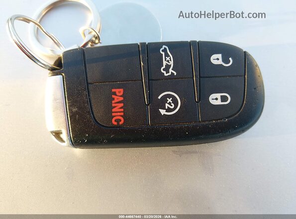 2C3CCABG3NH184569 2022 CHRYSLER 300 Белый Вид панели приборов