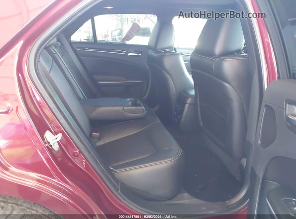 2C3CCABG3PH661813 2023 CHRYSLER 300 Maroon Widok naklejki z numerem VIN