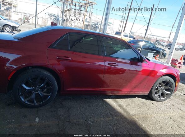 2C3CCABG3PH661813 2023 CHRYSLER 300 Maroon Widok wnętrza 360 stopni
