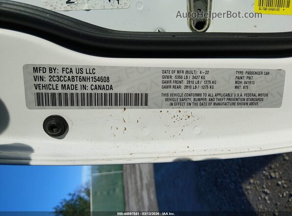 2C3CCABT6NH154608 2022 CHRYSLER 300 White Engine compartment view