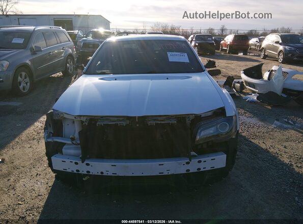 2C3CCABT6NH154608 2022 CHRYSLER 300 White Rear interior view