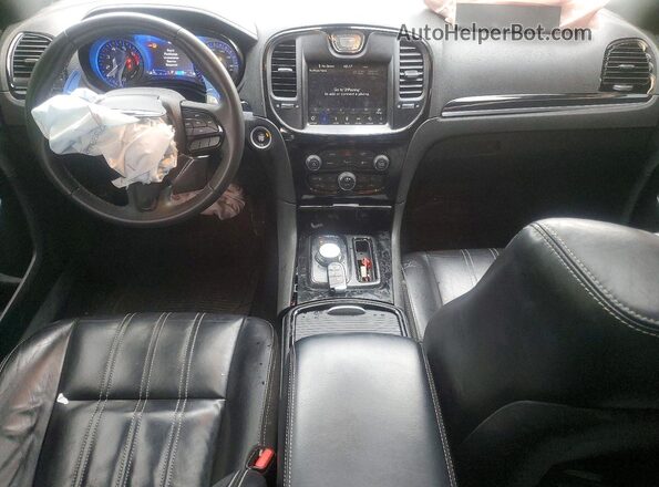 2C3CCABT6NH193702 2022 CHRYSLER 300 Серебряный Вид панели приборов