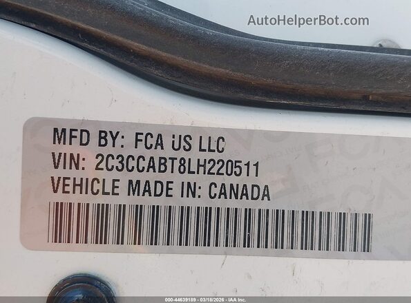 2C3CCABT8LH220511 2020 CHRYSLER 300 White Engine compartment view